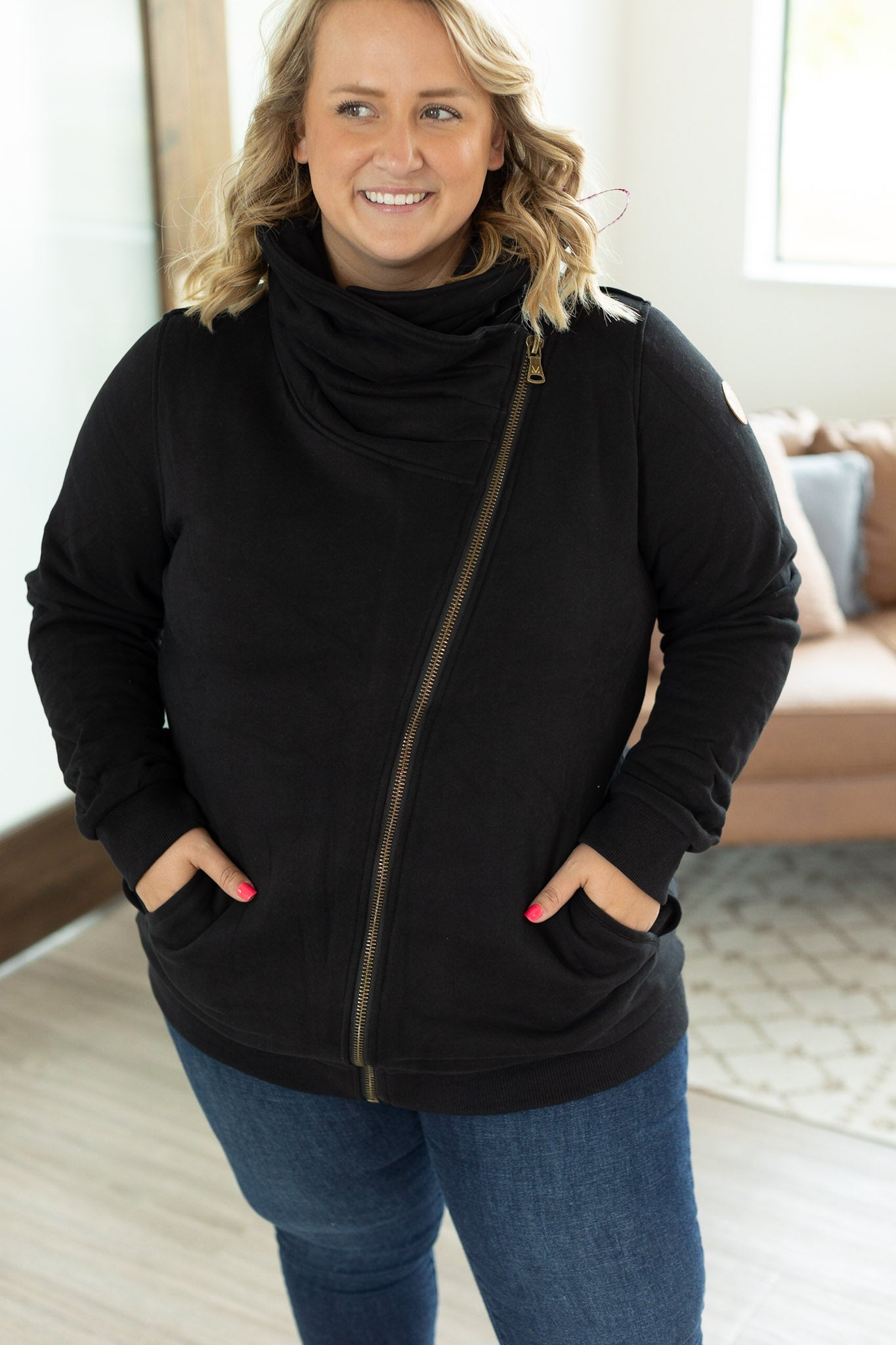 Quinn ZipUp Cowl - Black