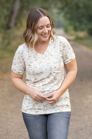 Sophie Pocket Tee - Neutral Floral