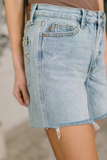 Evelyn Mid Rise Rigid Magic Dad Shorts