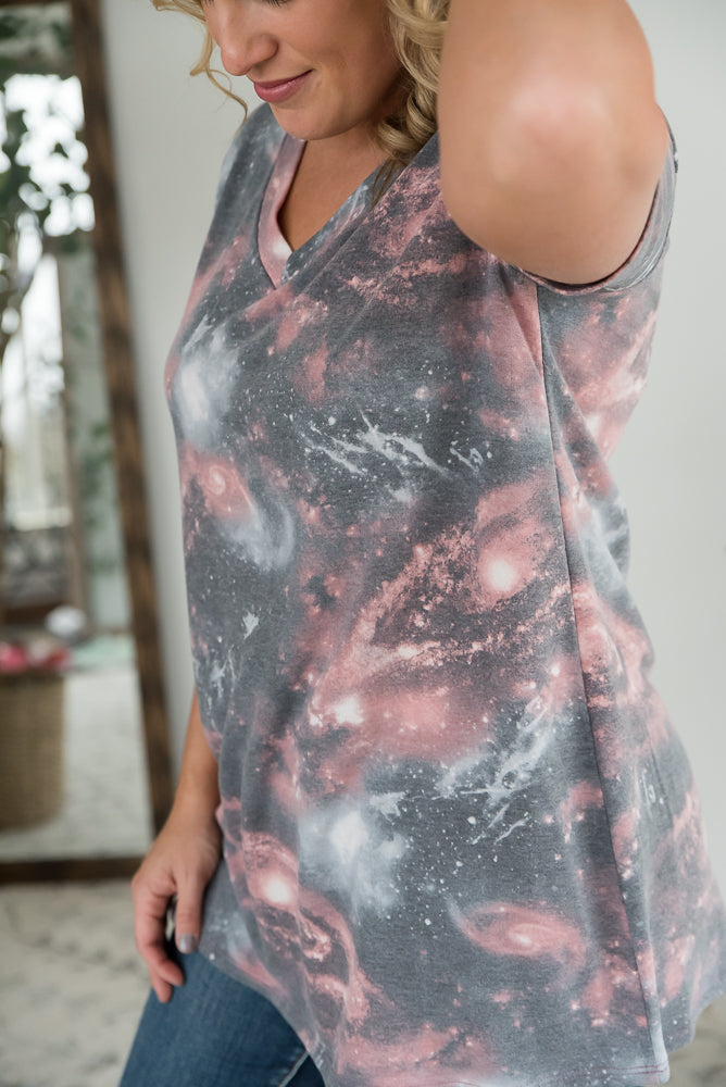 {ONLINE EXCLUSIVE} Galaxy Quest Top