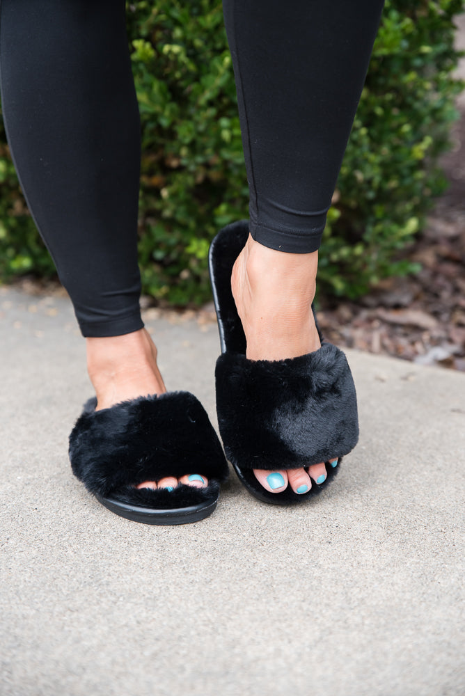 {ONLINE EXCLUSIVE} Fuzzy Slipper Sandals