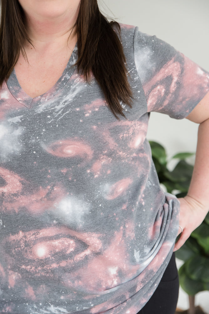 {ONLINE EXCLUSIVE} Galaxy Quest Top