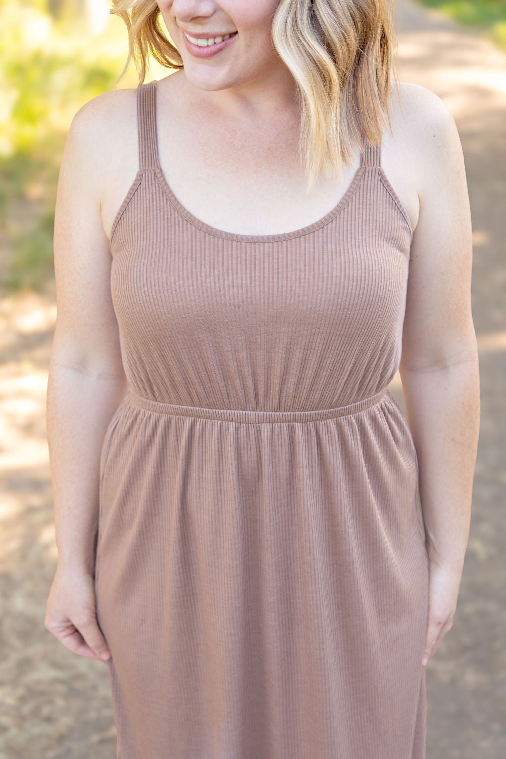 Reagan Ribbed Midi Dress - Mocha