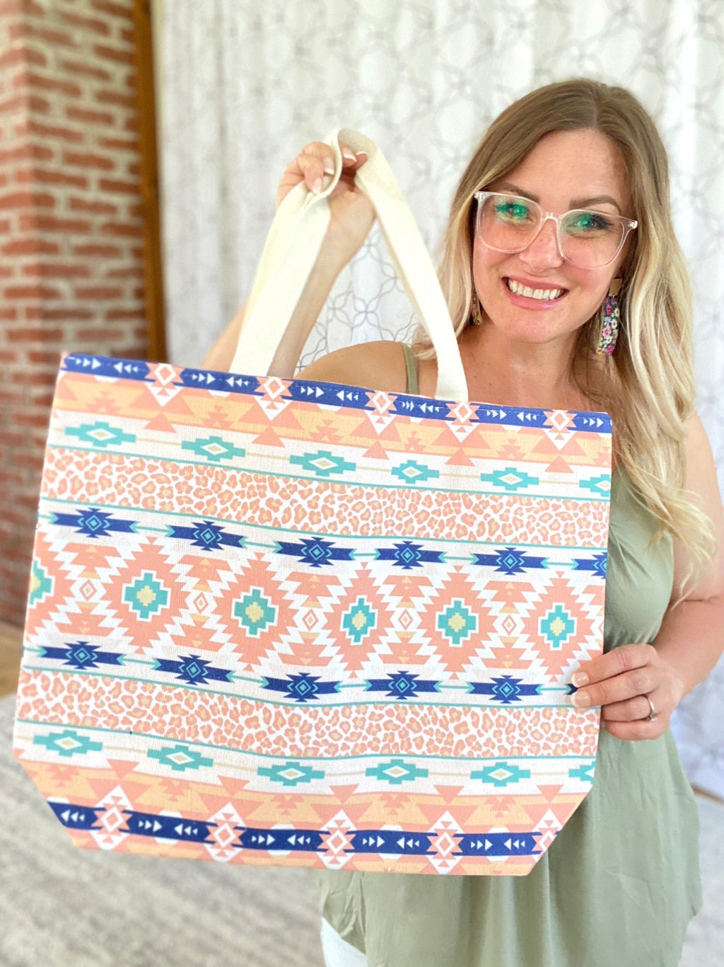 {ONLINE EXCLUSIVE} Come with Me Tote