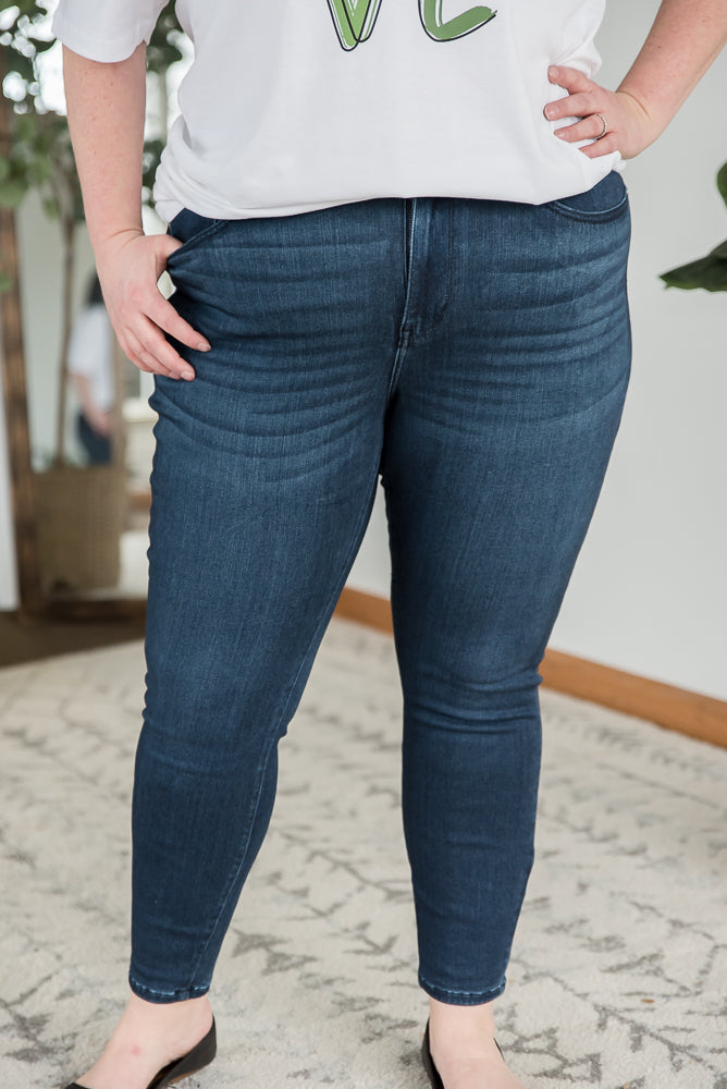 {ONLINE EXCLUSIVE} Yesterday is Now Skinny Judy Blue Jeans