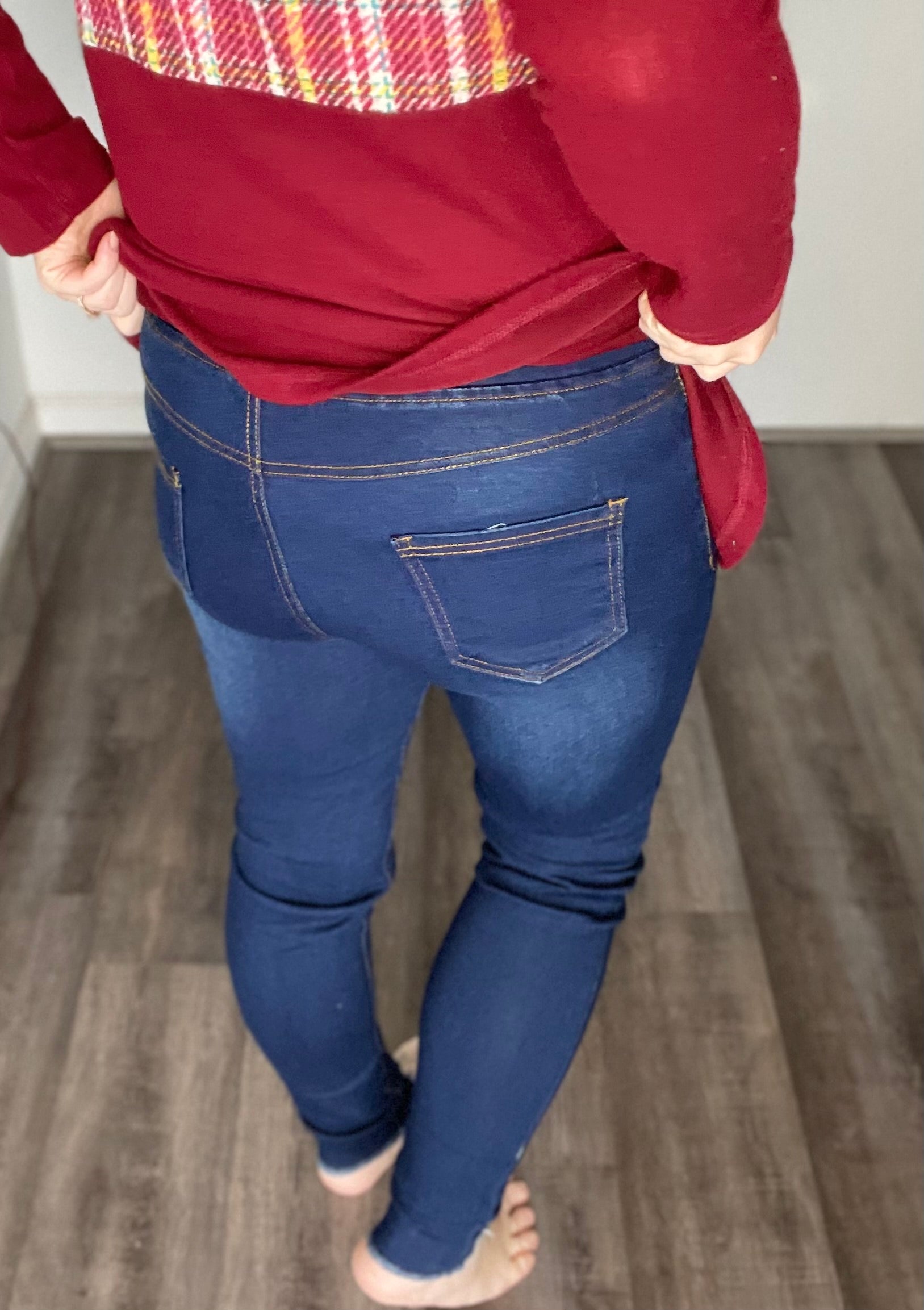 Distressed Pull On Jegging